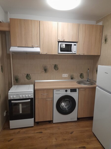 Titan Inchiriere Garsoniera C-tin Brancusi -Metrou Titan