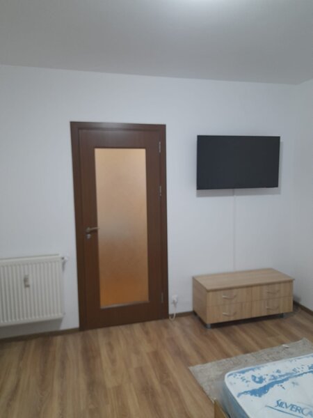 Titan Inchiriere Garsoniera C-tin Brancusi -Metrou Titan